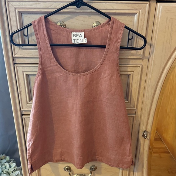 Beaton Sleeveless Tank - Picture 2 of 8